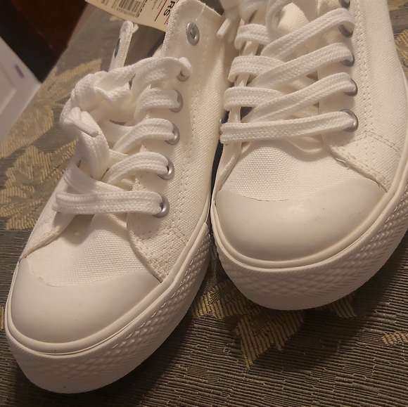 Canvass sneakers - Picture 3 of 5